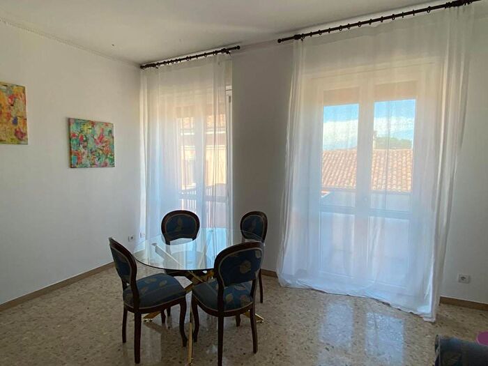 Appartamento trilocale in affitto in Via Giovanni Maria Platina, Centro, Cremona