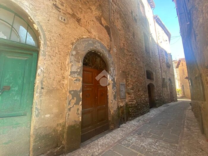 Casa con 6 locali in vendita in Via Colonna, Acquasparta