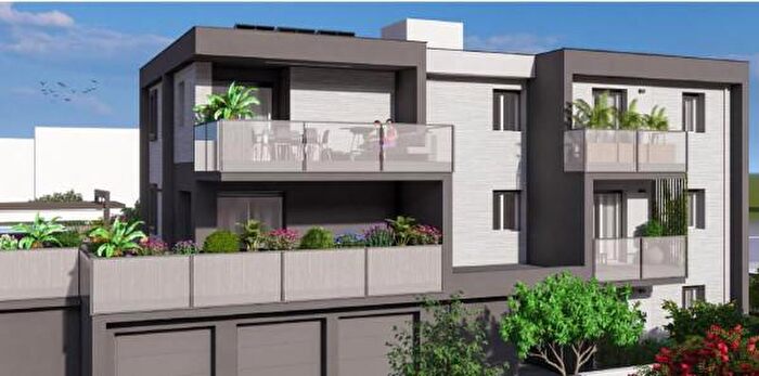 Appartamento con 5 locali in vendita in Via Domenico Cucchiari, Modena