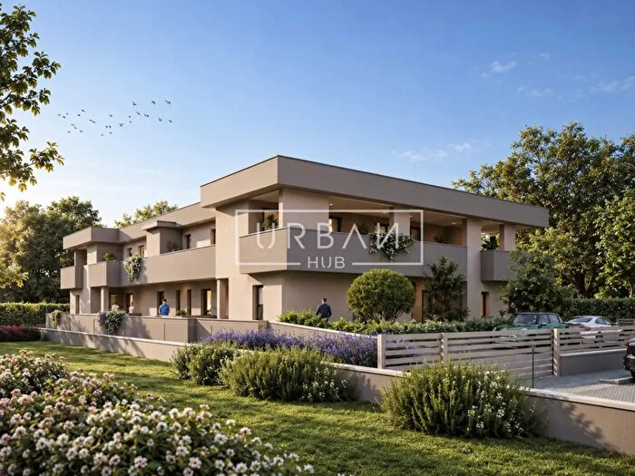 Appartamento con 5 locali in vendita in Via Brando Brandi, Forli'