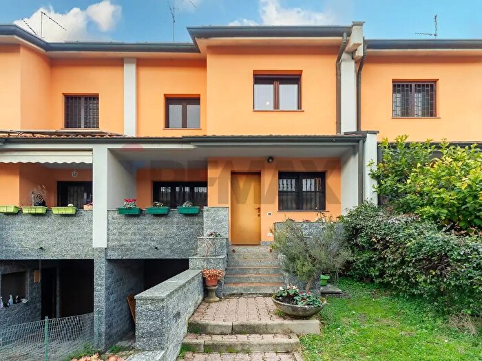 Casa quadrilocale in vendita in Via Bellini, Segrate