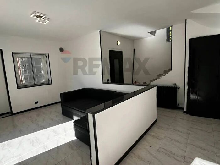 Casa con 5 locali in vendita in Montegrino Valtravaglia