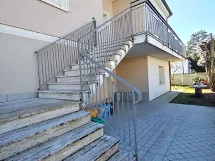 Casa con 6 locali in vendita in Lugo