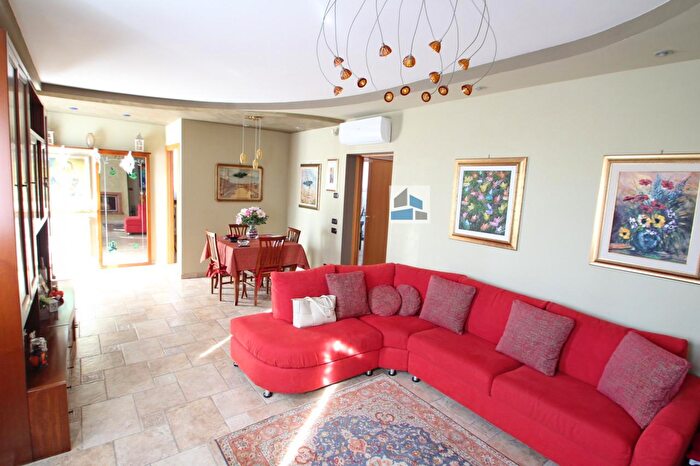 Casa con 5 locali in vendita in Via Dante Alighieri, Santa Maria Di Sala