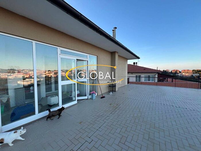 Appartamento con 5 locali in affitto in Via Monte Pennino, Posatora, Ancona