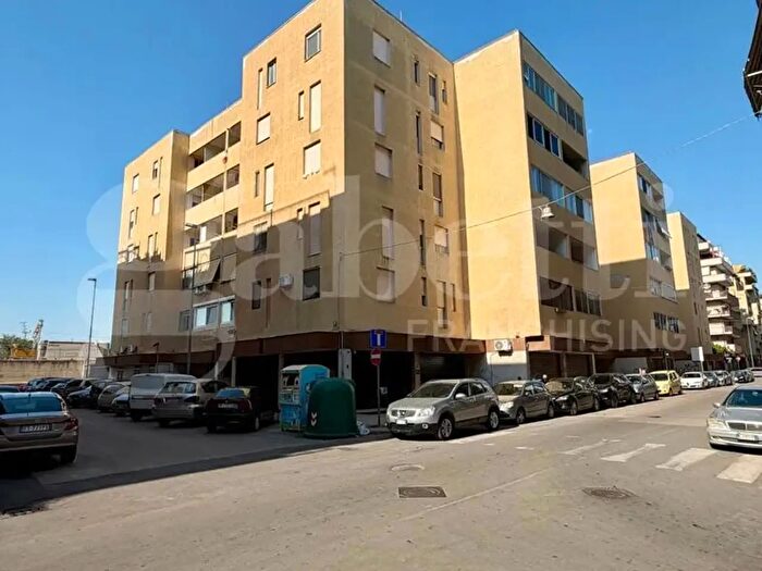 Appartamento con 5 locali in vendita in Via Rizzitelli, Barletta