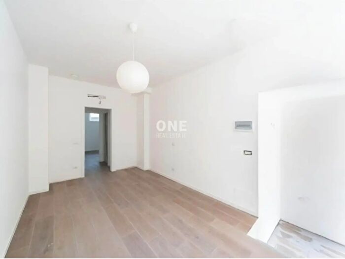 Appartamento trilocale in vendita in Via Creta, Milano