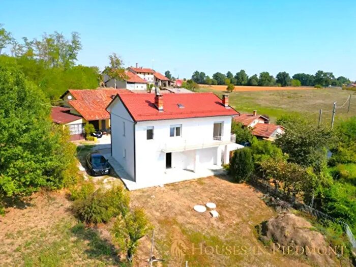Casa quadrilocale in vendita in Carru'