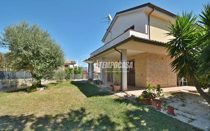 Casa trilocale in vendita in Via delle Ginestre, Porto Recanati