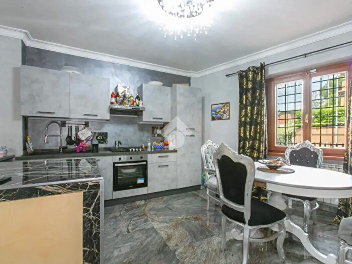 Casa con 7 locali in vendita in Via Cesare Battisti, Fonte Nuova