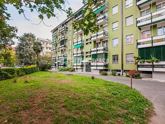 Appartamento trilocale in vendita in Via Concilio Vaticano II, Milano