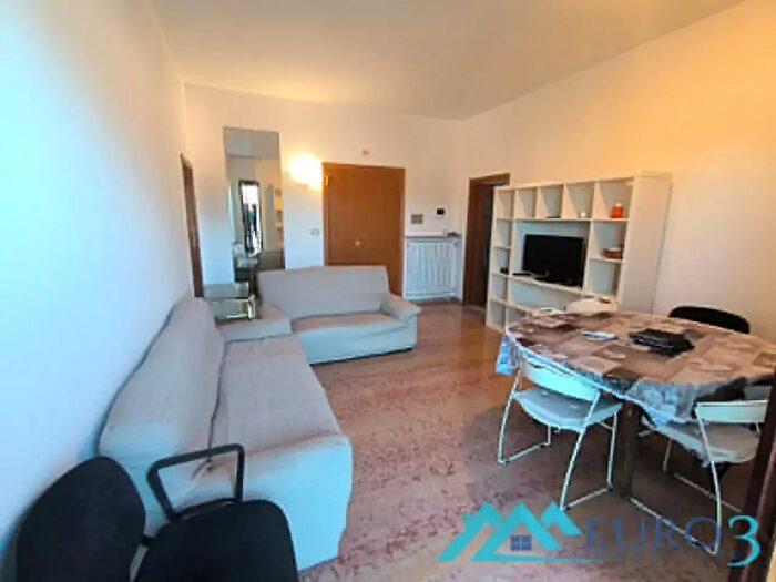 Appartamento con 5 locali in affitto in Ascoli Piceno
