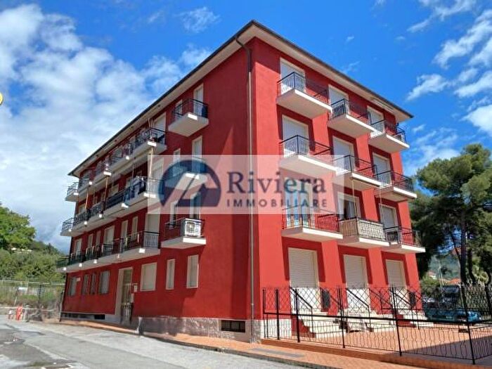 Appartamento quadrilocale in vendita in Piazza Aurora, San Bartolomeo Al Mare