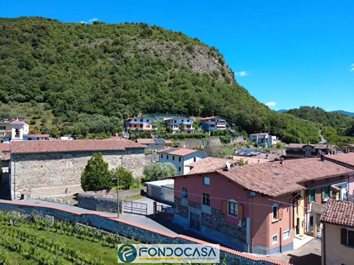 Appartamento bilocale in vendita in Via Regina Elena, Provaglio D'Iseo