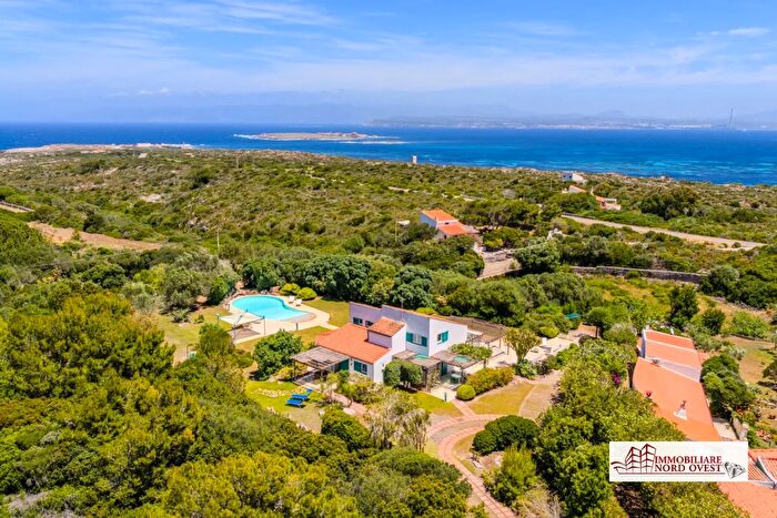 Casa con 6 locali in vendita in Localita Calalunga Snc, Carloforte