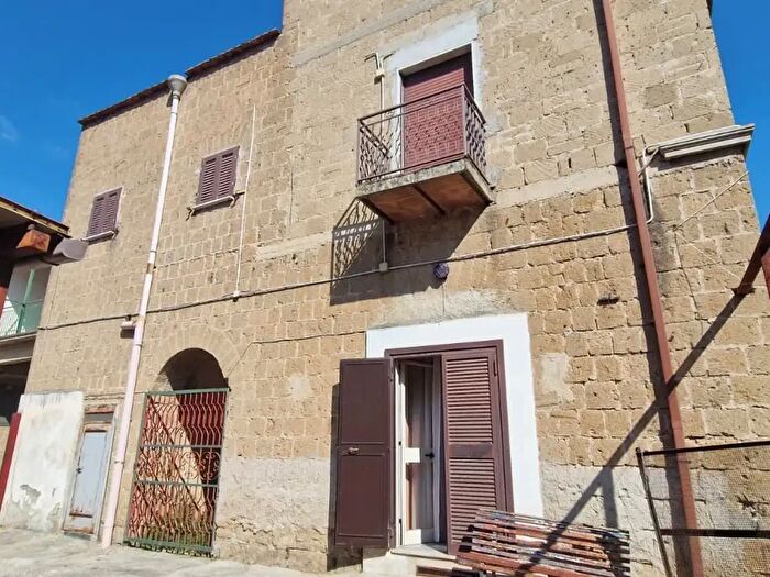 Appartamento trilocale in vendita in Via Sannitica Snc, Valle Di Maddaloni