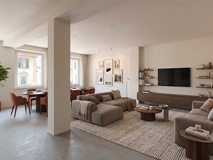 Appartamento trilocale in vendita in Piazza Pier Vettori, Firenze
