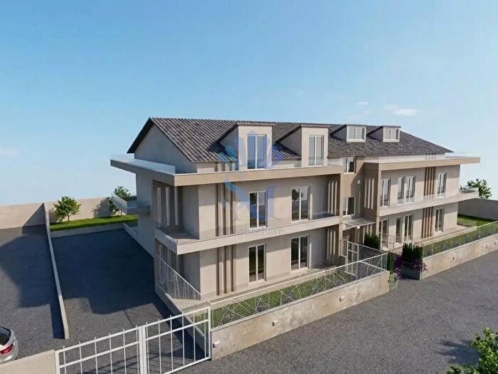 Appartamento trilocale in vendita in Via Circumvallazione Marianna Gadola, Recale