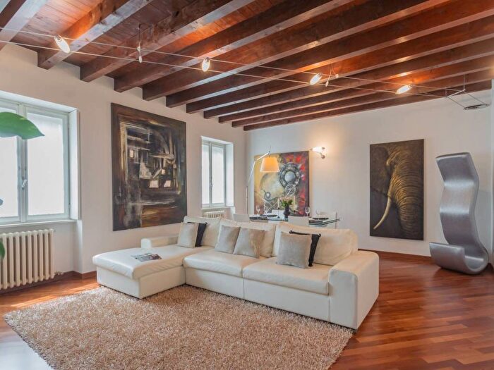 Appartamento trilocale in affitto in Via Giuseppe Gorio, Valduce Crispi, Como