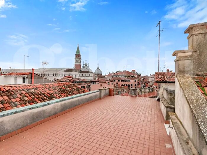 Appartamento con 5 locali in vendita in Castello, Venezia