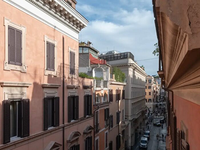 Appartamento bilocale in vendita in Via della Fontanella di Borghese, Roma