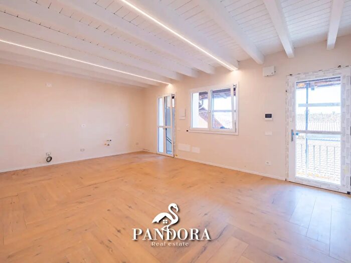 Appartamento in vendita in Via G Oberdan, Lonate Pozzolo