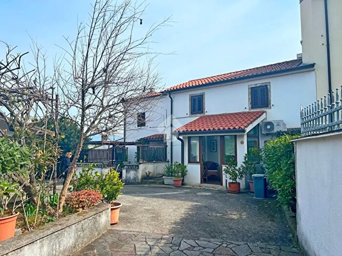 Casa trilocale in vendita in Via del Serbatoio, Muggia