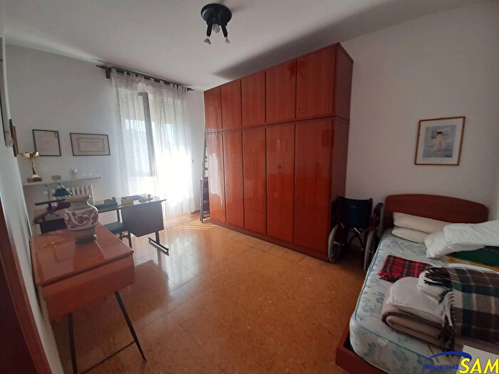 Appartamento trilocale in vendita in Via Cadibona, Milano