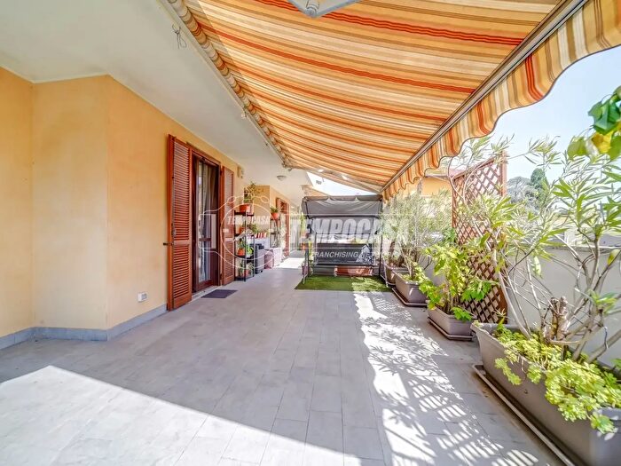 Appartamento trilocale in vendita in Via Goffredo Mameli, Borgomanero