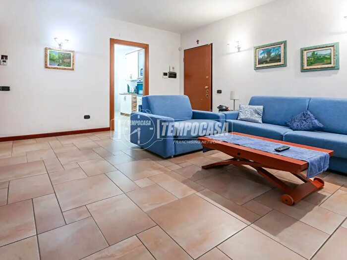 Appartamento quadrilocale in vendita in Via Mozart Amadeus, Bollate