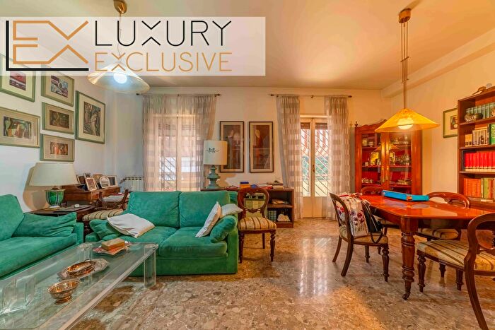 Appartamento trilocale in vendita in Roma