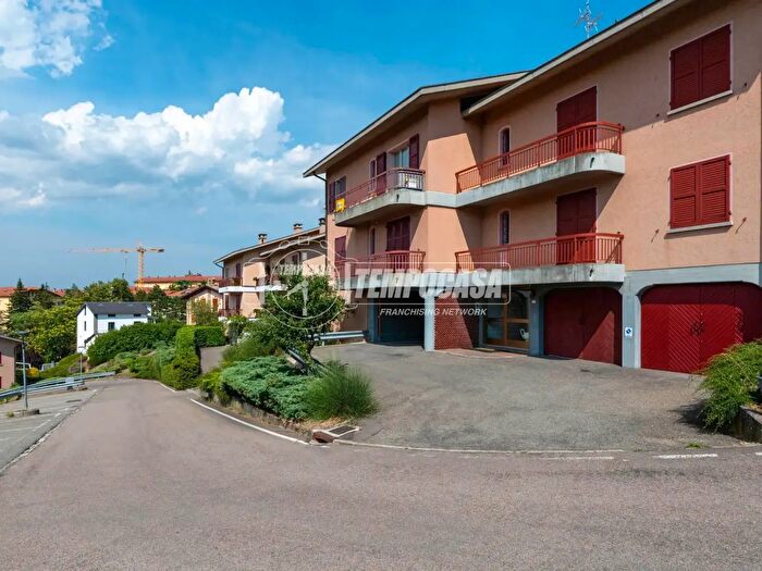 Appartamento trilocale in vendita in Castelnovo Ne' Monti