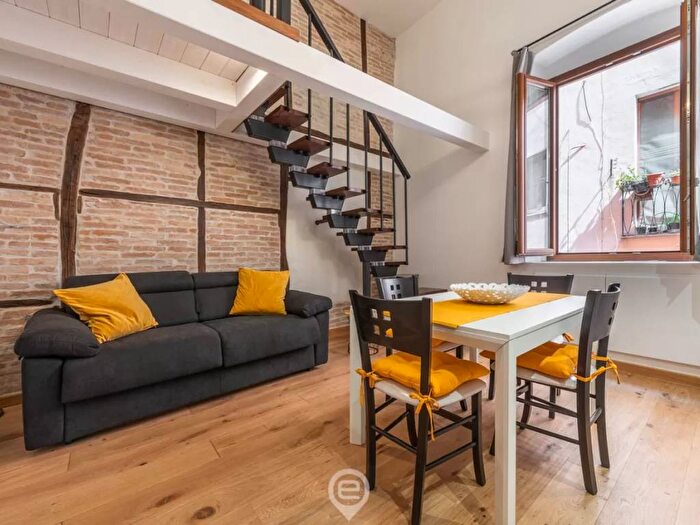 Appartamento trilocale in affitto in Vico Pietro Martini, Castello, Cagliari