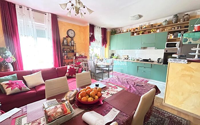 Appartamento quadrilocale in vendita in Via Vincenzo Gioberti, Biella