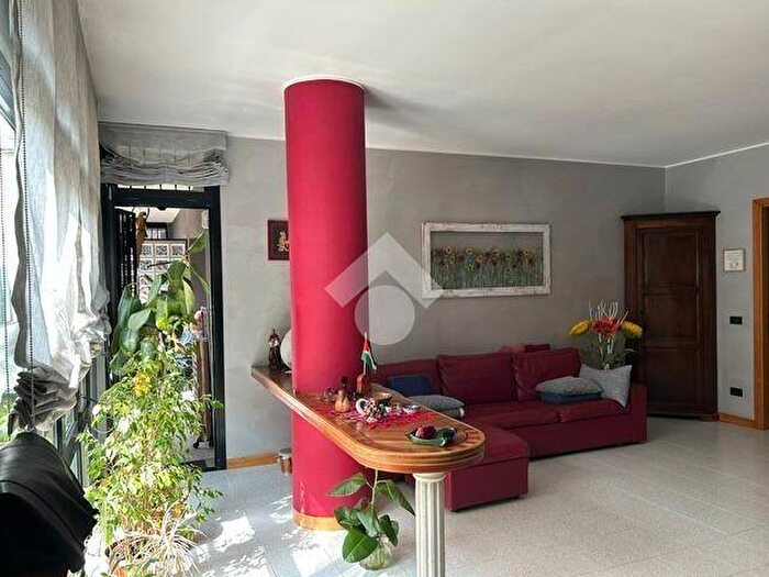 Appartamento quadrilocale in vendita in VIA BRODOLINI, Novate Milanese