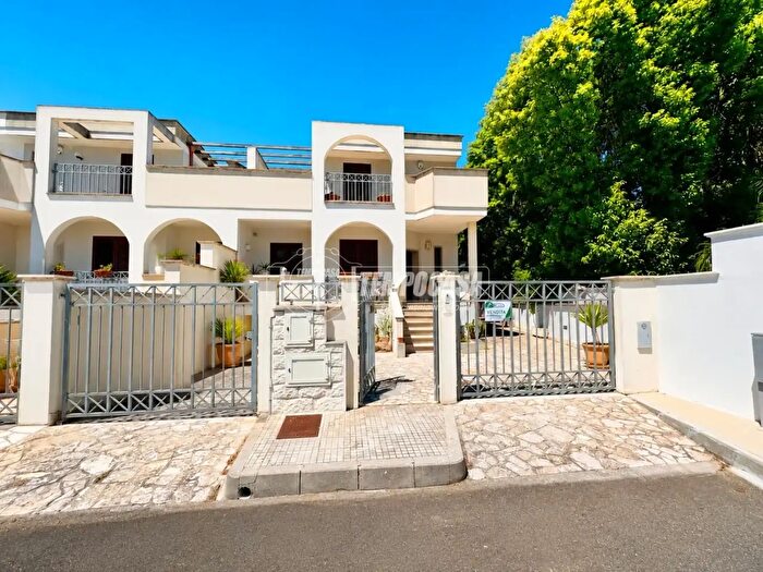 Casa con 7 locali in vendita in Via Cavalieri di Vittorio Veneto, Maglie
