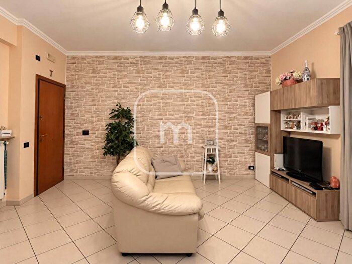 Appartamento trilocale in vendita in Via Termini Imerese, Borghesiana, Roma