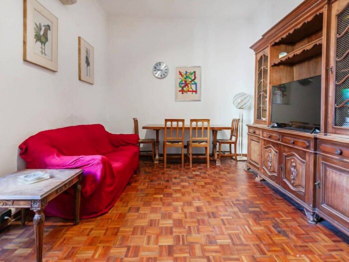 Appartamento trilocale in affitto in Via Giambellino, Piazza Napoli, Milano