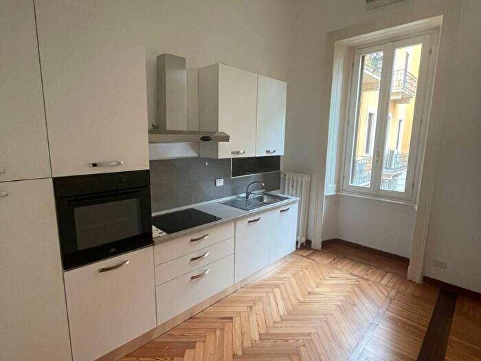 Appartamento quadrilocale in affitto in Via Spartaco, Montenero, Milano