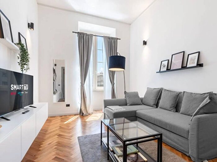 Appartamento quadrilocale in affitto in Via Cernaia, Quadrilatero Romano, Torino