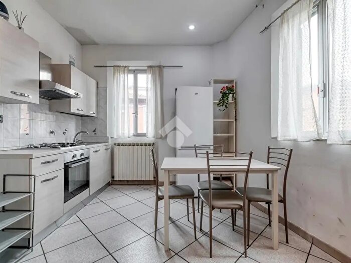 Appartamento trilocale in vendita in Via Massarenti, Bologna