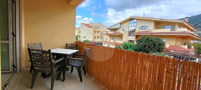 Appartamento trilocale in vendita in Pizzo