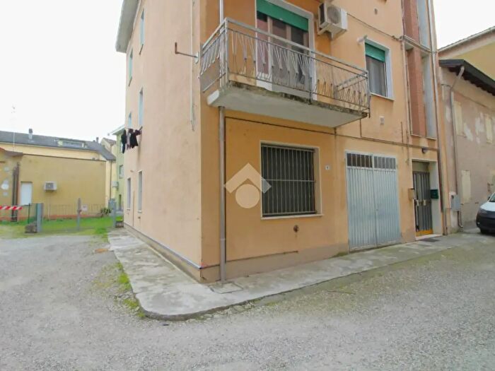 Appartamento bilocale in vendita in Via Roma, Campagnola Emilia