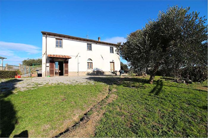 Casa quadrilocale in vendita in Montopoli In Val DArno