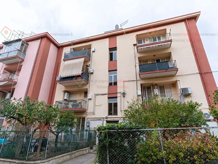 Appartamento trilocale in vendita in Siracusa