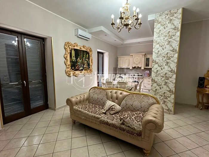 Appartamento trilocale in vendita in Via Dante Alighieri, Crispano