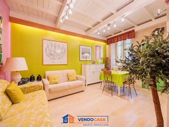 Appartamento con 5 locali in vendita in Vico Santa Chiara, Alassio