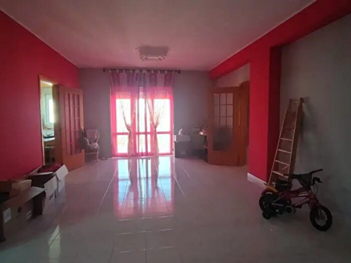 Appartamento con 7 locali in affitto in Floridia