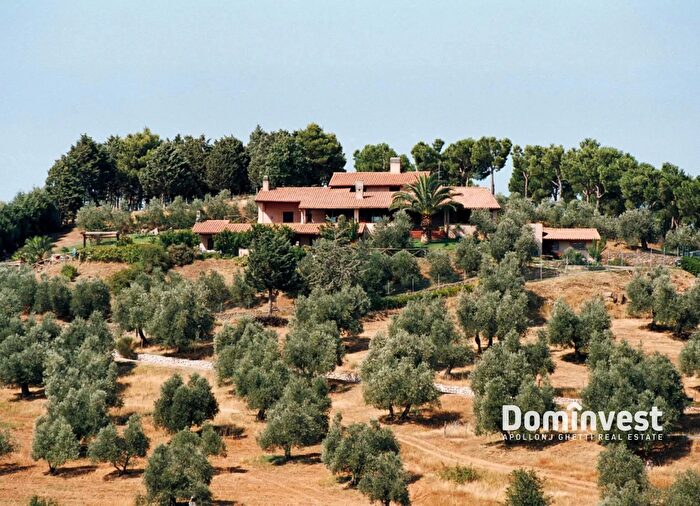 Casa con 7 locali in vendita in Strada Provinciale Macchiascandona, Castiglione Della Pescaia