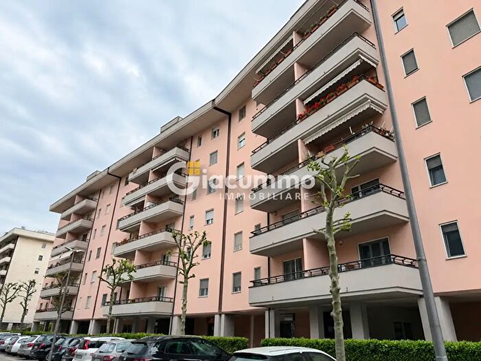 Appartamento con 5 locali in vendita in Via Mohandas Gandhi Snc, Potenza